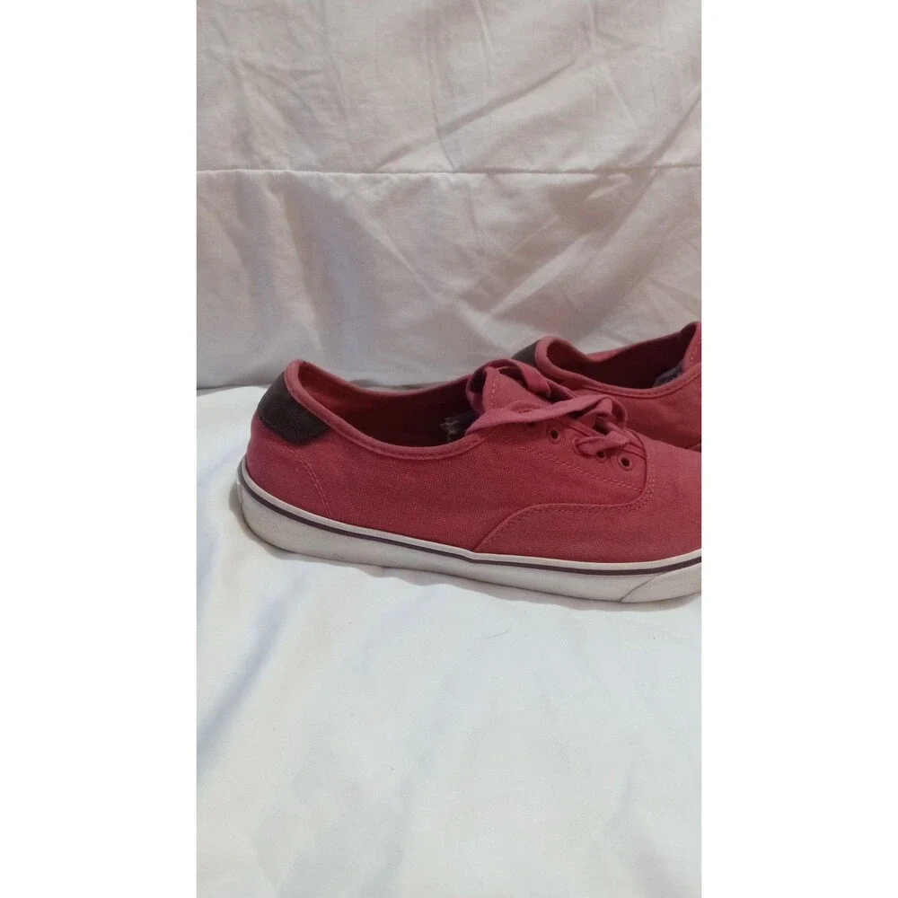 Old Navy Red Canvas Sneakers – Women’s Size 9